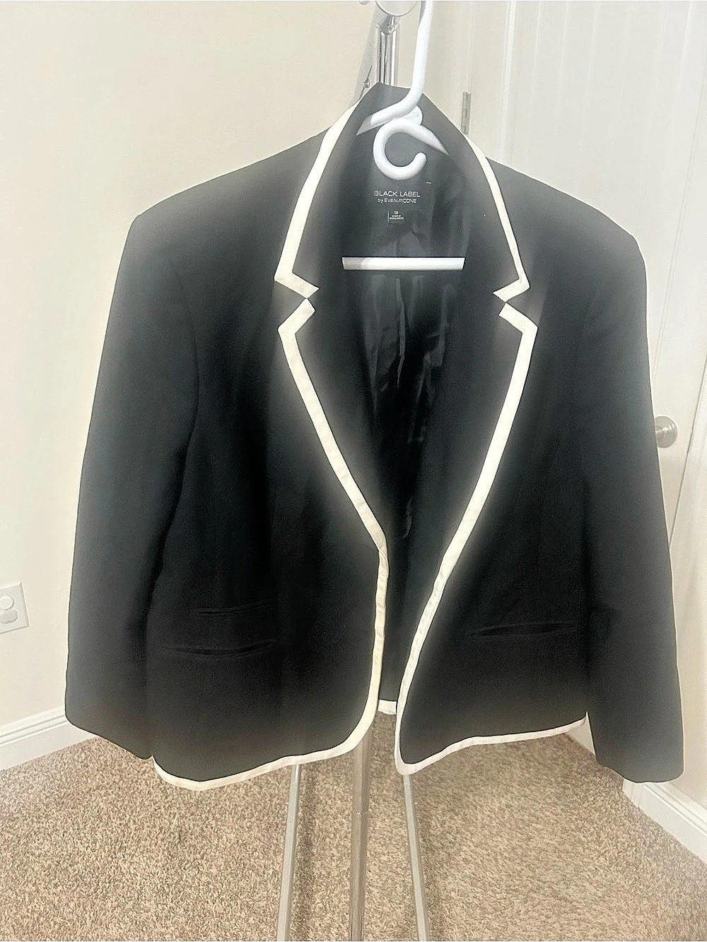 Black Label by Evan Picone Blazer in Black